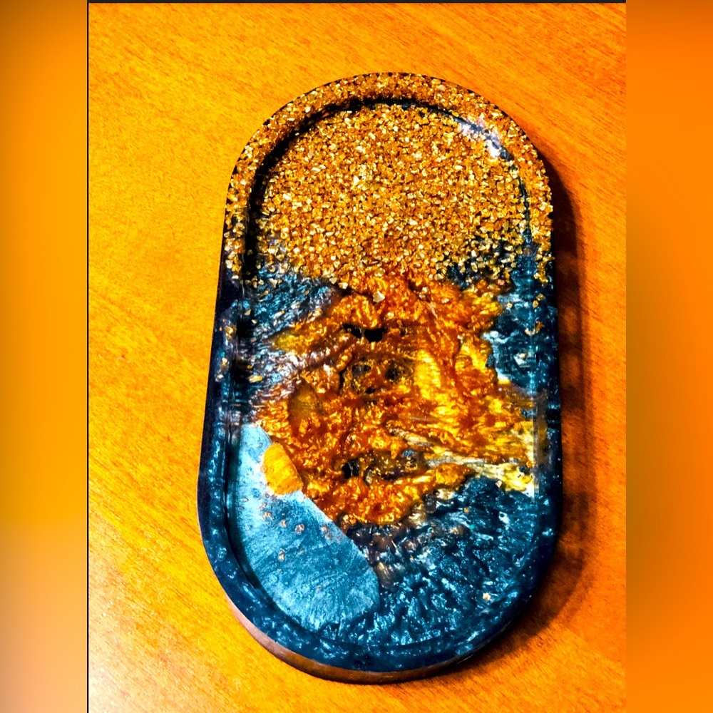 Resin Jewelry Holder, Oval Vanity Dish, Perfume and Soap Holder